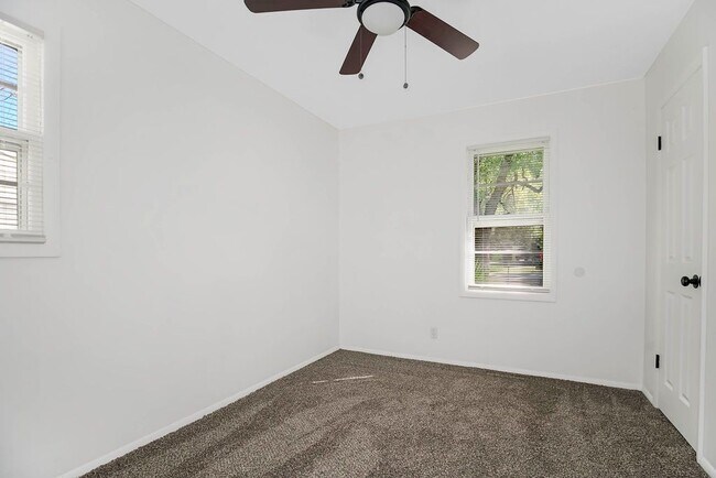 Building Photo - 5206 Skiles Ave