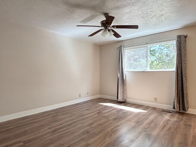Building Photo - Mountain Views at Meadow Cove on 1/4 Acre ...