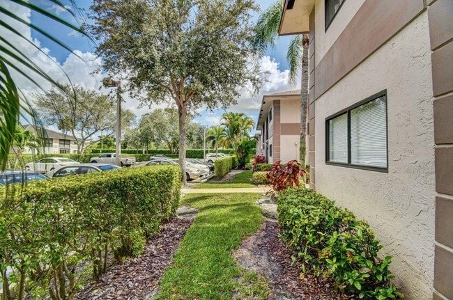 Building Photo - 15364 Lakes of Delray Blvd