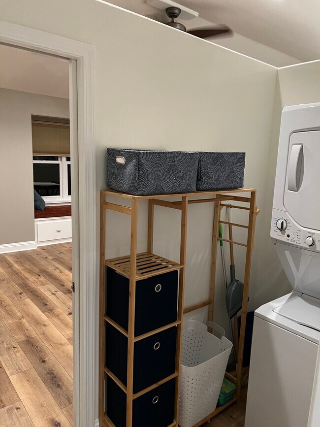 Laundry Room - 11420 Wales Dr