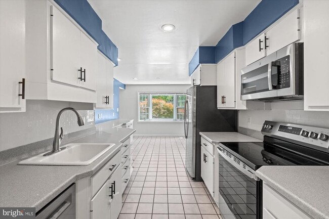 Building Photo - 1026 N Pelham St