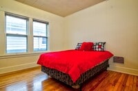 Building Photo - 645