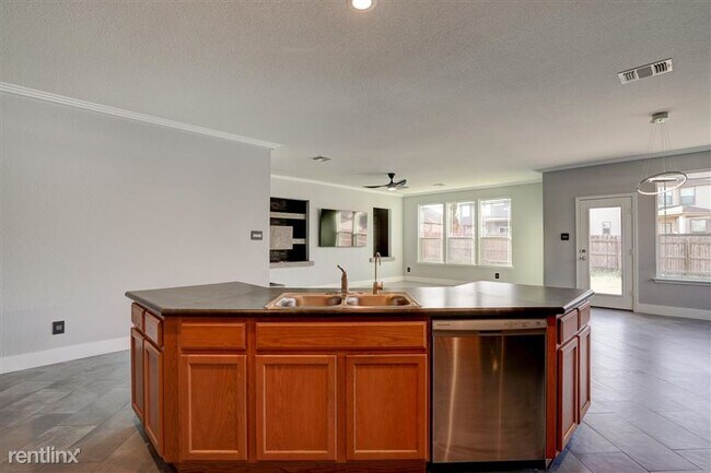 Building Photo - 230 Telluride Dr