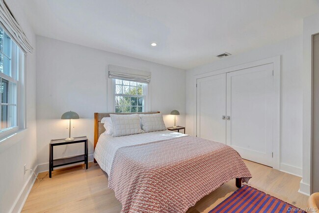 Building Photo - 110 Sleepy Hollow Ln
