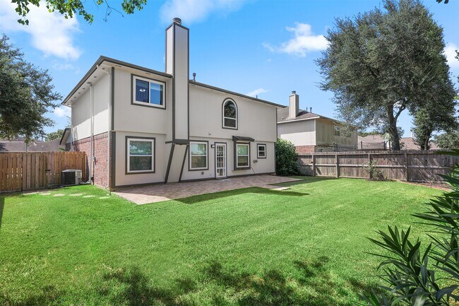Building Photo - 602 Oak Briar Dr