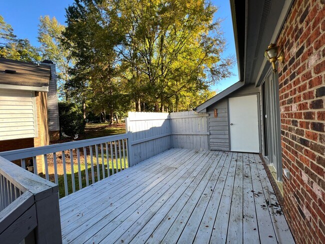Building Photo - 4713 Matt Dr