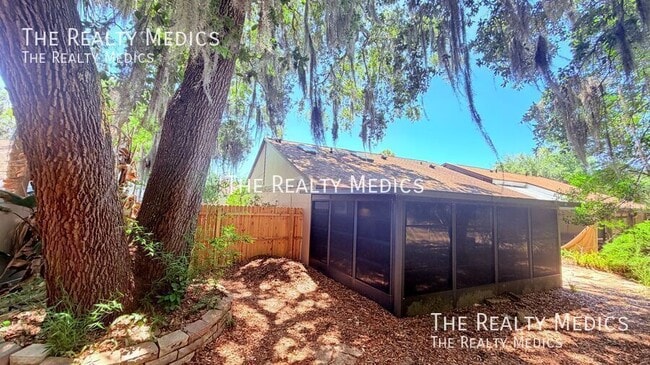 Building Photo - 124 Clear Lake Cir