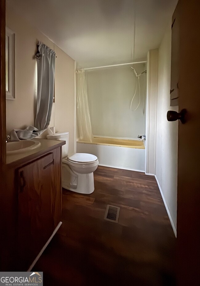 Building Photo - 101 Peach Rd