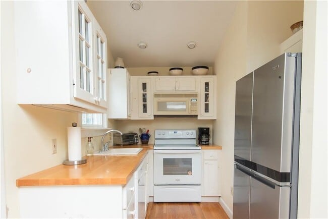 Building Photo - 2 Red Cross Terrace