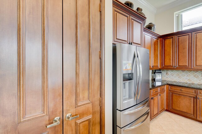 Building Photo - 119 Esperanza Way