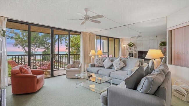 Building Photo - 5611 Gulf of Mexico Dr