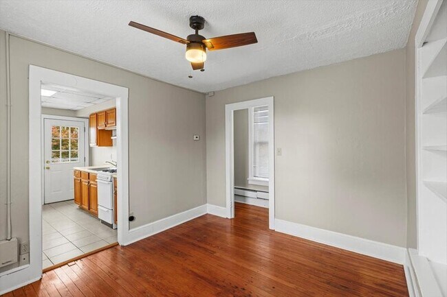 Building Photo - 329 E Union St