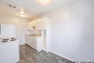 Building Photo - 6641 San Pedro Ave