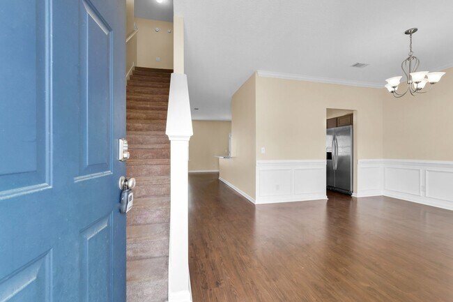 Building Photo - AVAILABLE MAY 2025 [NO PETS PREFERRED: x1 ...