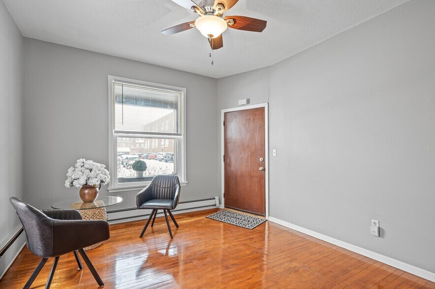 Bedroom 2 - 1609 4th St NE