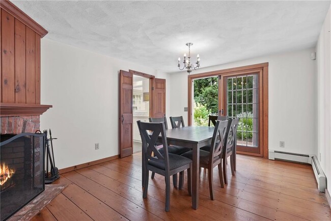 Building Photo - 6 Mary Ann Dr