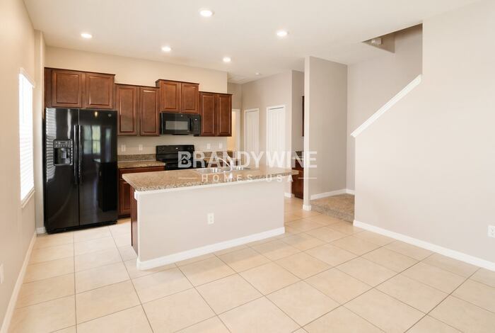 Building Photo - 5568 Mercado Dr