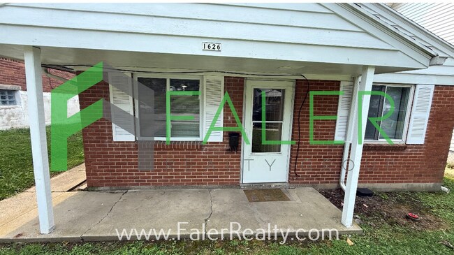 Building Photo - 1626 Darst Ave