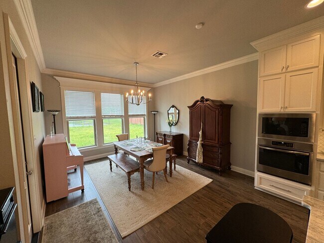 Building Photo - 629 Dumaine Dr