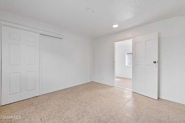 Building Photo - 11018 Sutter Ave