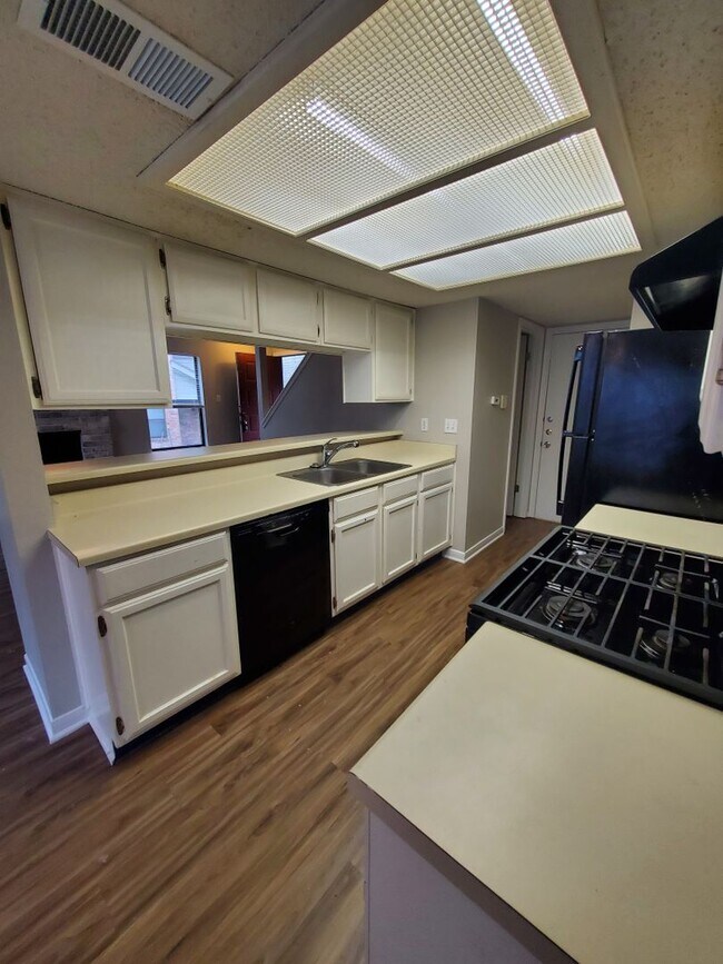 Building Photo - Lin Properties (7806 Topawa Cv)