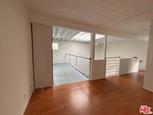 Building Photo - 915 Broadway St