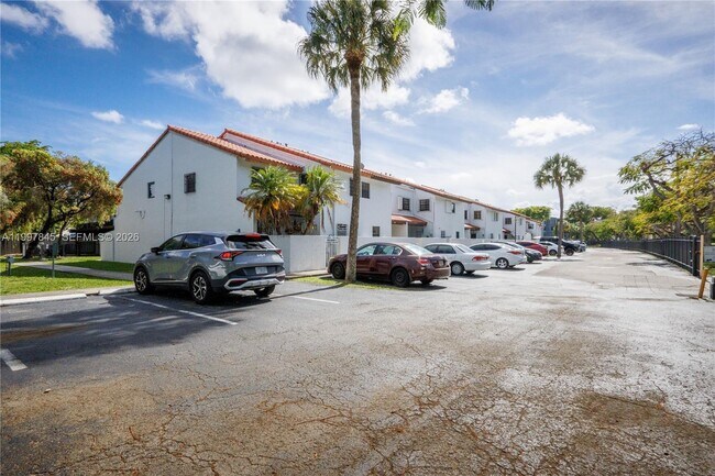 Building Photo - 6211 SW 138th Ct