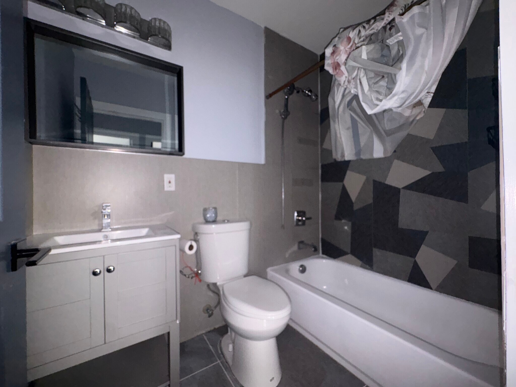 Building Photo - 152 Van Horne St