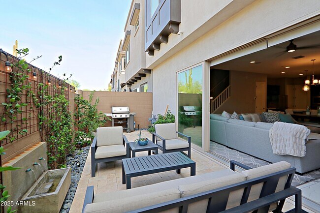 Building Photo - 7350 E Vista Bonita Dr