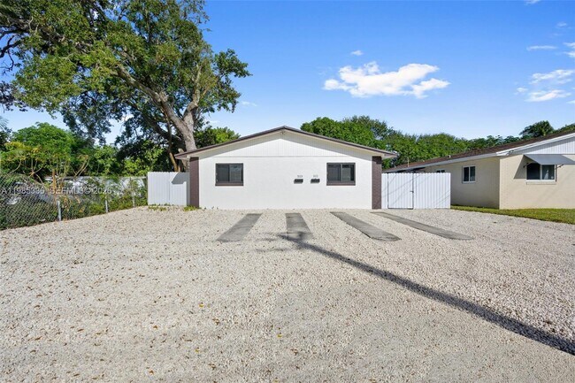 Building Photo - 511 NW 93rd St