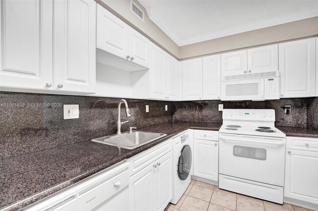 Building Photo - 2501 S Ocean Dr