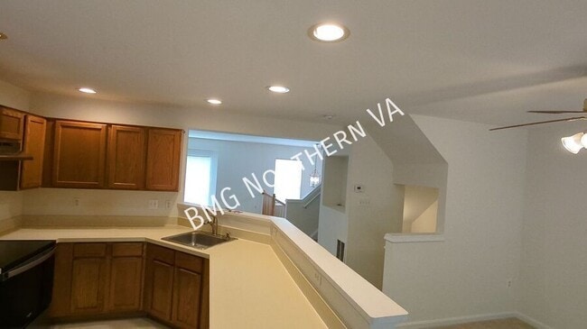 Building Photo - 10207 Magnolia Grove Dr