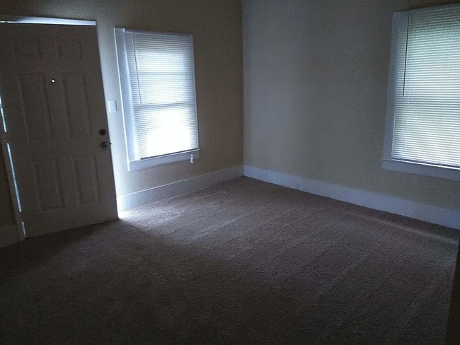 Building Photo - 1045 30th St