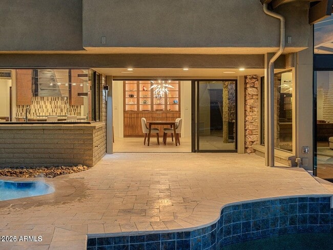 Building Photo - 6331 E Hummingbird Ln