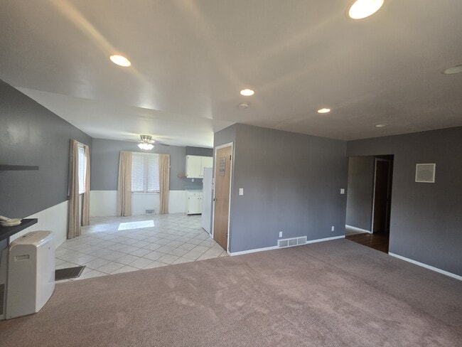 Building Photo - 124 W Water St