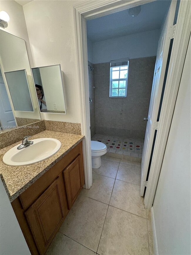 Building Photo - 7130 Rue Versailles Dr