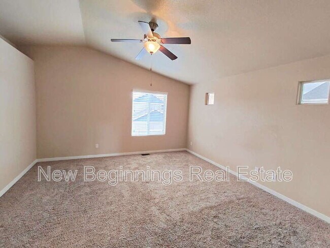 Building Photo - 2562 Ellingwood Dr