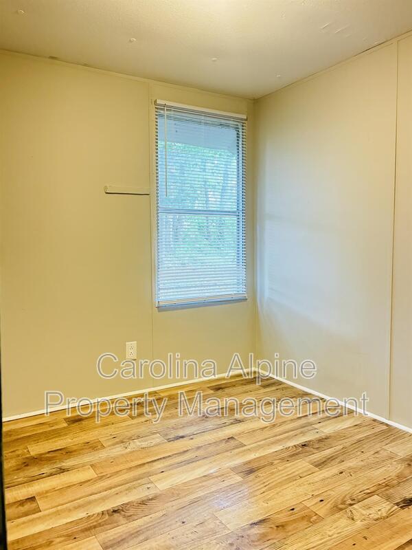 Building Photo - 143 Bluebird Ln