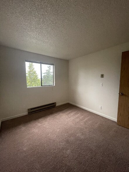Building Photo - 690 NW Atalanta Way
