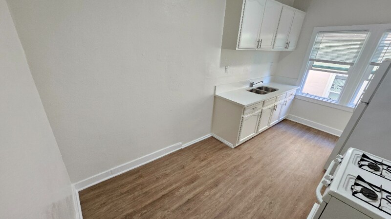 Building Photo - 427-431 Normandie Ave