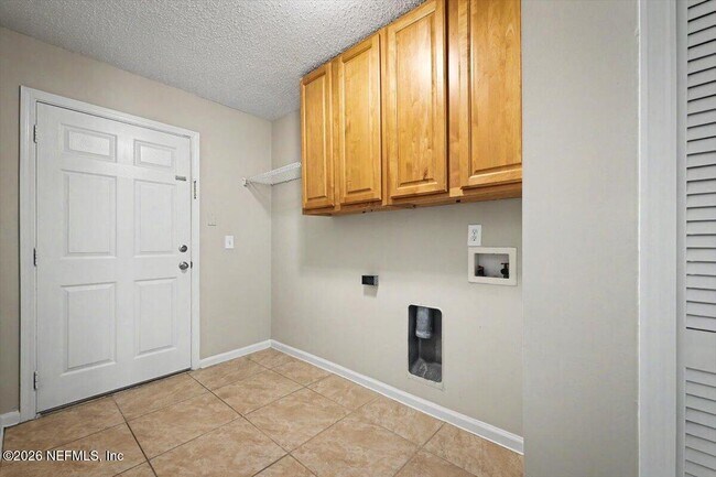 Building Photo - 133 Dragonfly Dr