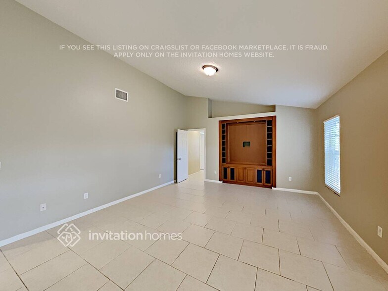 Building Photo - 2293 Stonegate Dr