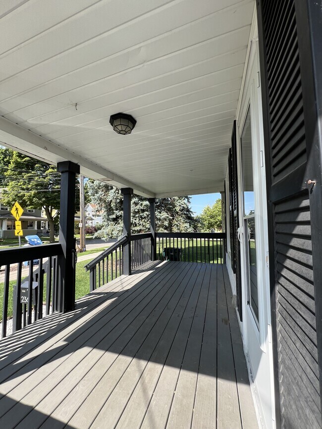 Building Photo - 236 Moores River Dr