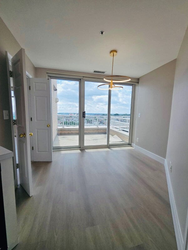 Building Photo - 100 Harborview Dr