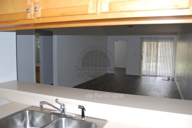 Building Photo - 2400 Barcelona Ct