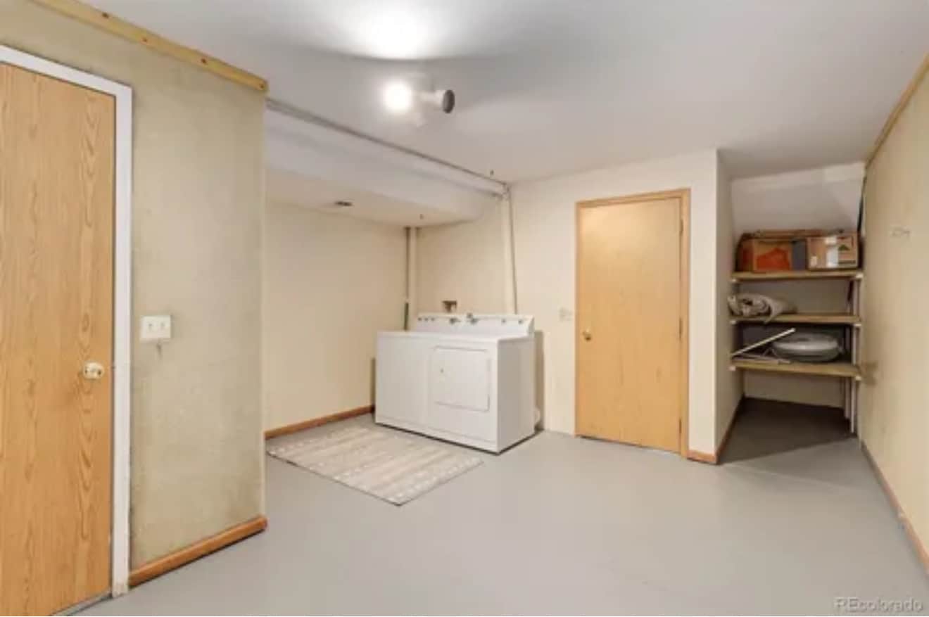 Laundry room/ storage - 1811 S Quebec Way