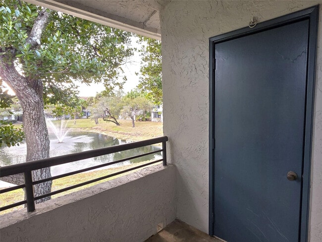 Building Photo - 651 Lyons Rd