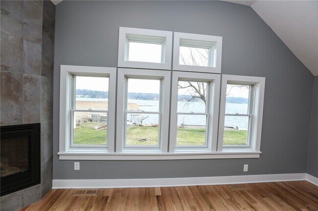 Building Photo - 1370 Bay Shore Blvd