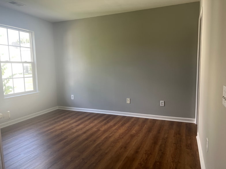 Building Photo - 6915 Beverly Springs Dr