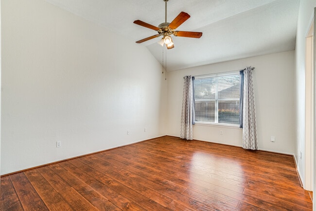 Building Photo - 3625 Garden Springs Dr